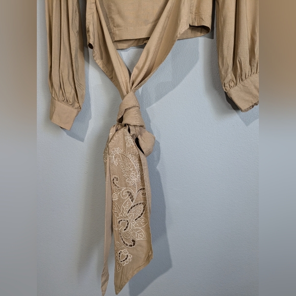 YIREH Embroidered Waist Tie Wrap Top Button Back Crop Popover Blouse S - Picture 4 of 10